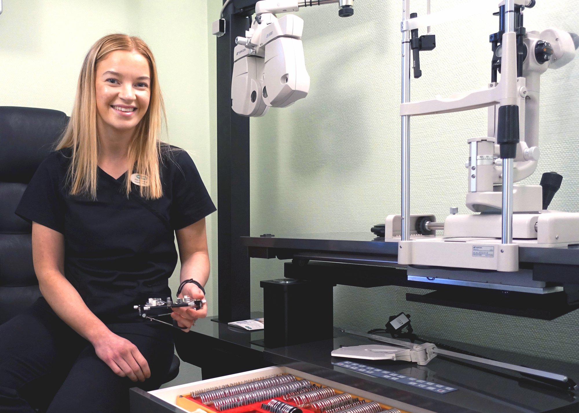 Elin was offered the job as an optician even before she started her